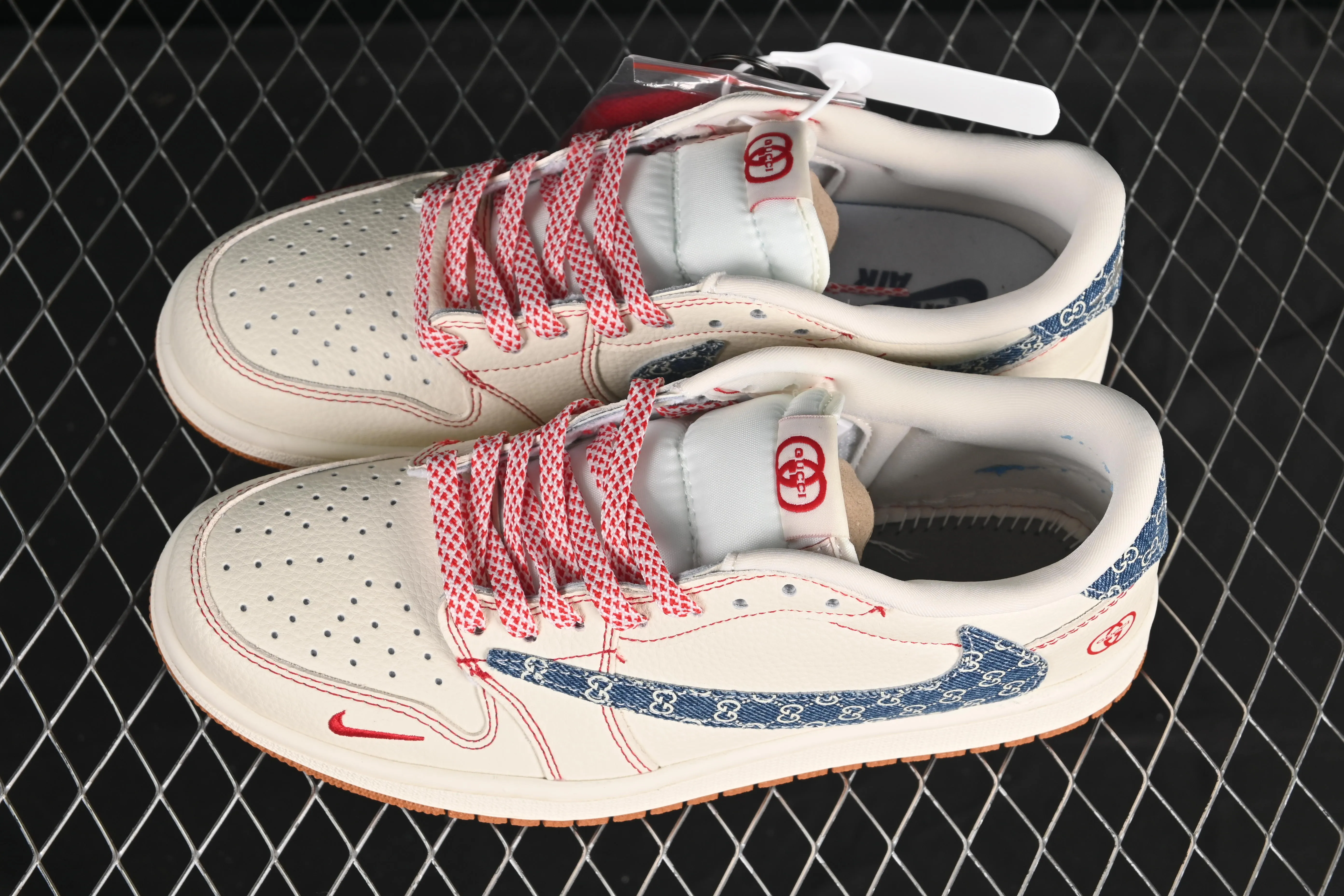 All categories Air Jordan Jordan series basketball shoes Air Jordan 1 Low High-end customized low-top sneakers Travis Scott x Fragment Design x Air Jordan 1 Low OG SP AJ1 Joe 1 Gucci joint red line denim low-top cultural casual sneakers XQ1979-001
